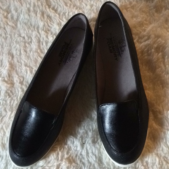 round toe vegan loafers